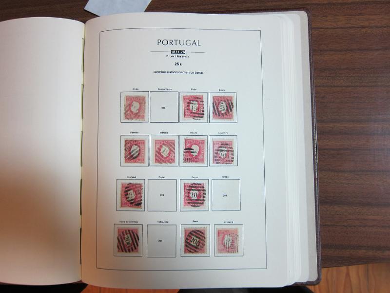 0015 (143).jpg -     Lote:    15      Marcofilia      Lotes Especiais       Descrição:      Portugal.   Colecção especializada de marcas numéricas das 1.ª e 2.ª reformas em selos de 25 reis, desde D. Maria II até D. Luís I, de frente. Lote a ver.        Lote       Valor Base:     &euro; 1.500,00     Valor Venda:     &euro; 3.000,00     